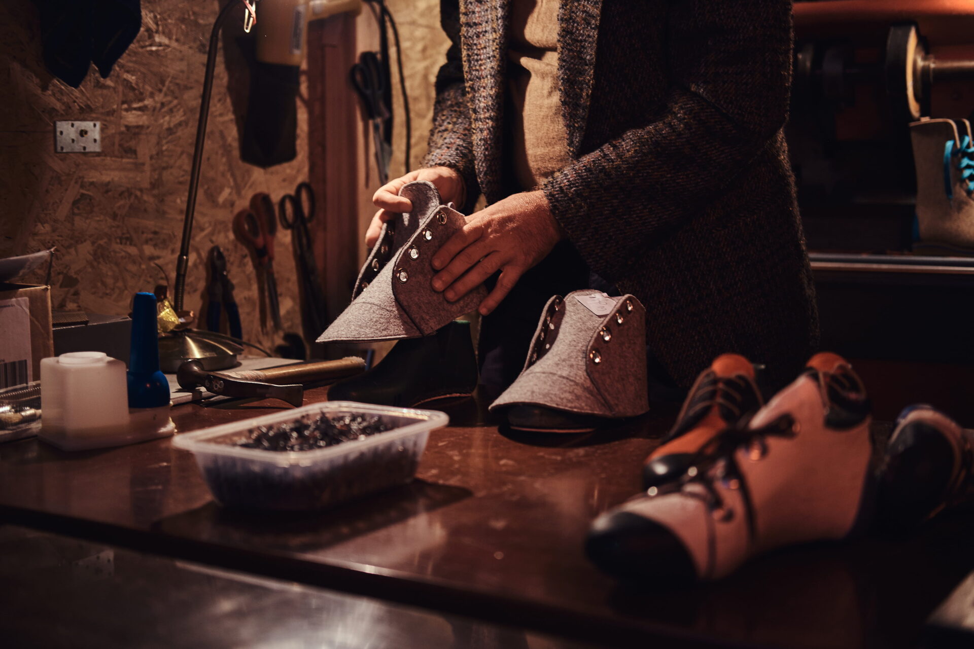 shoe_repair shoe
